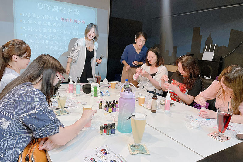 白雪公主手調精油身體乳 現場滿滿的公主風