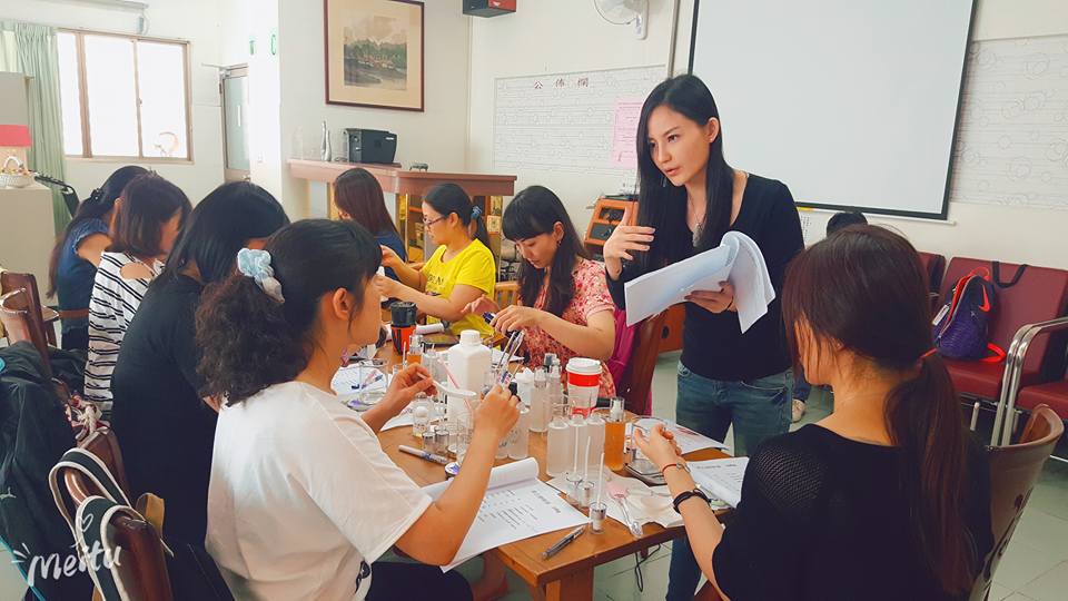 宥寧老師的精油保養品DIY-貴婦名媛檔次